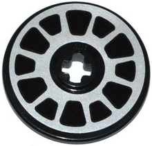 Part 2723pb061 - Technic, Disk 3 x 3 with Silver Rim with 12 Spokes Pattern (Sticker) - Set 42047 - De BrickPlaats
