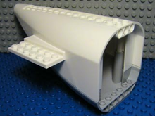 Part 54701c01 - Aircraft Fuselage Aft Section Curved with Light Bluish Gray Base - De BrickPlaats