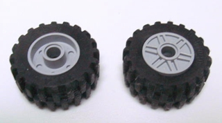 Part 55981c02 - Wheel 18mm D. x 14mm with Pin Hole, Fake Bolts and Shallow Spokes with Black Tire 30.4 x 14 Offset Tread (55981 / 30391) - De BrickPlaats