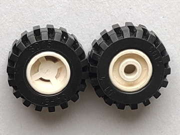 Part 6014ac01 - Wheel 11mm D. x 12mm, Hole Round for Wheels Holder Pin with Black Tire 21mm D. x 12mm - Offset Tread Small Wide (6014a / 6015) - De BrickPlaats