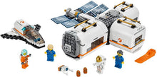 Set 60227 - Lunar Space Station - De BrickPlaats