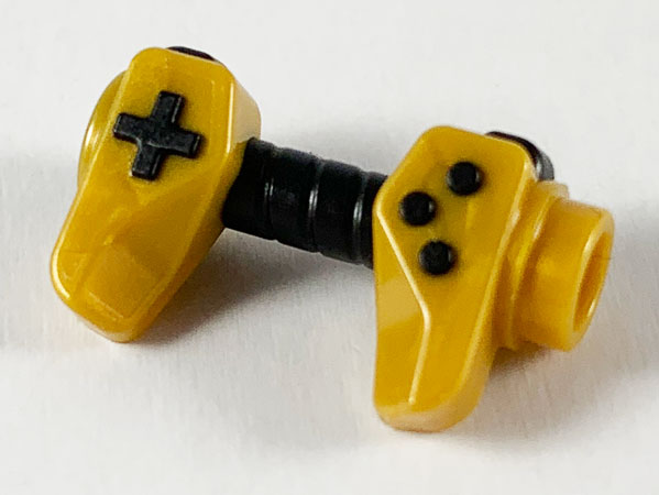 Part 65080pb02 - Minifigure, Utensil Game Controller, Holes on Sides for Bar with Black Buttons and Center Handle Pattern - De BrickPlaats