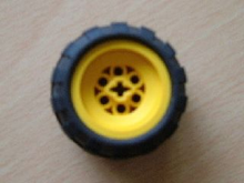Part 6580ac01 - Wheel 43.2 x 28 Balloon Small with Axle Hole (+ Shape) with Black Tire 43.2 x 28 S Balloon Small (6580a / 6579) - De BrickPlaats