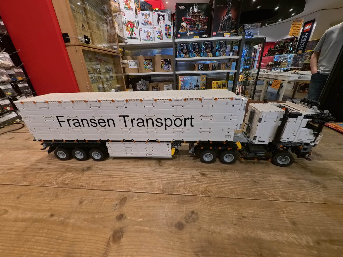 LEGO® MOC Mercedes Arocs 3245 | Met koeltrailer
