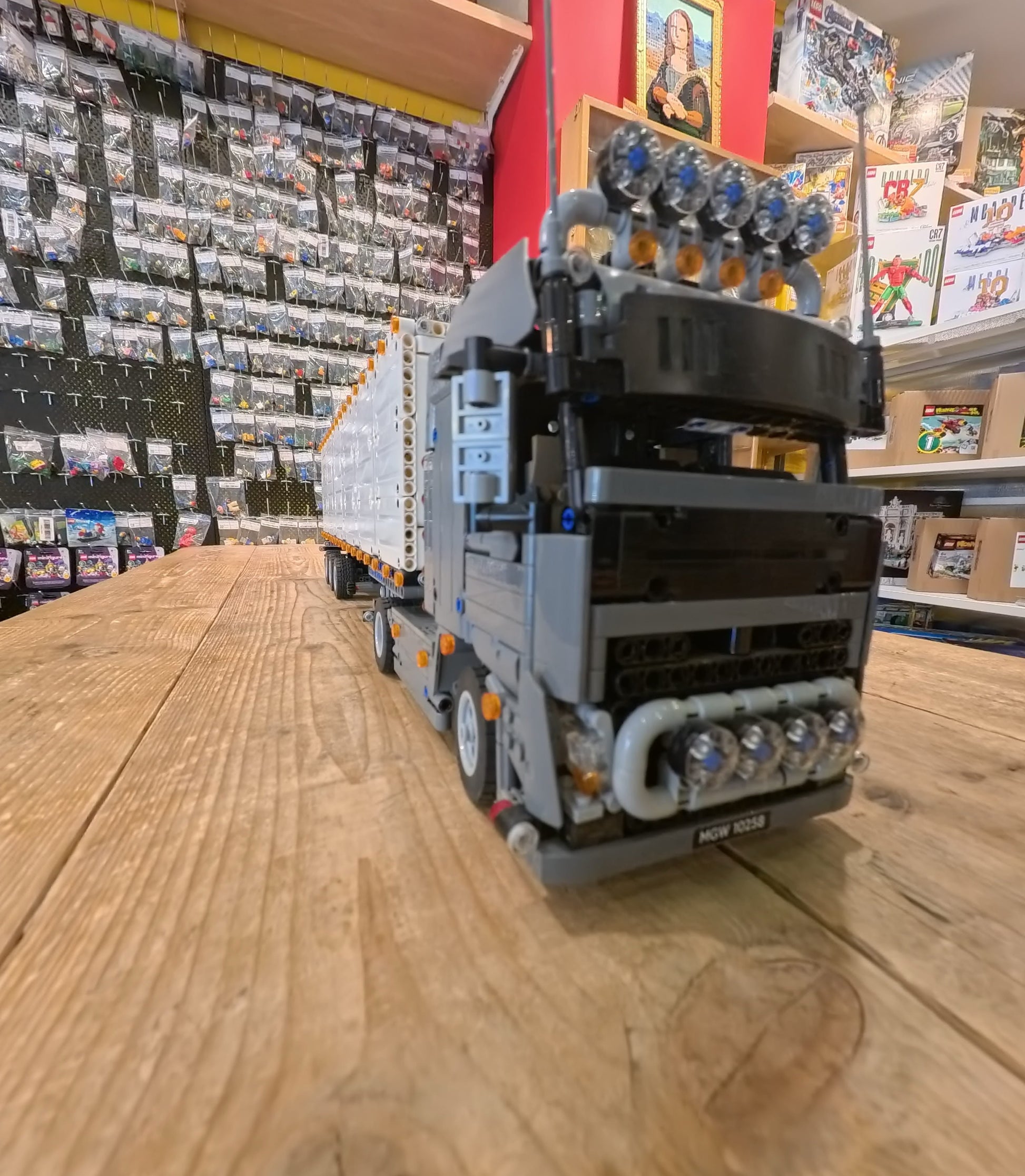 LEGO® MOC Volvo vrachtwagen met trailer