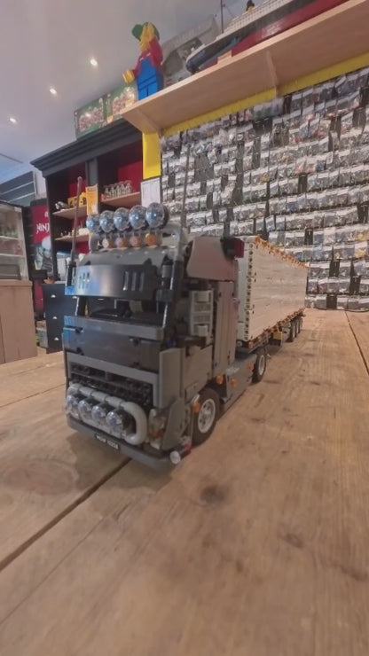 LEGO® MOC Volvo vrachtwagen met trailer